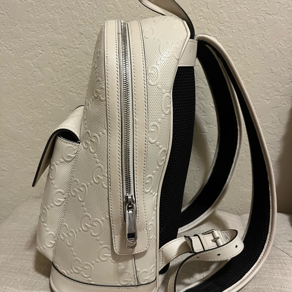 Gucci Backpack! - Picture 2 of 16